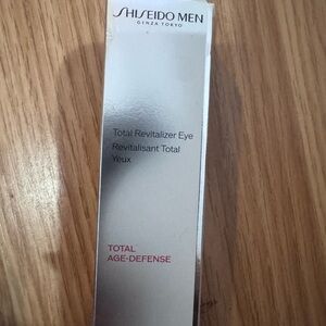 Shiseido Men Total Revitalizer Eye - Silver with Red Text